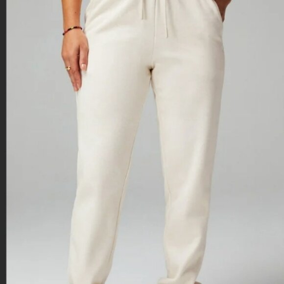 Fabletics Fleece Go-To Sweatpant Oatmeal Heather - Picture 7 of 7